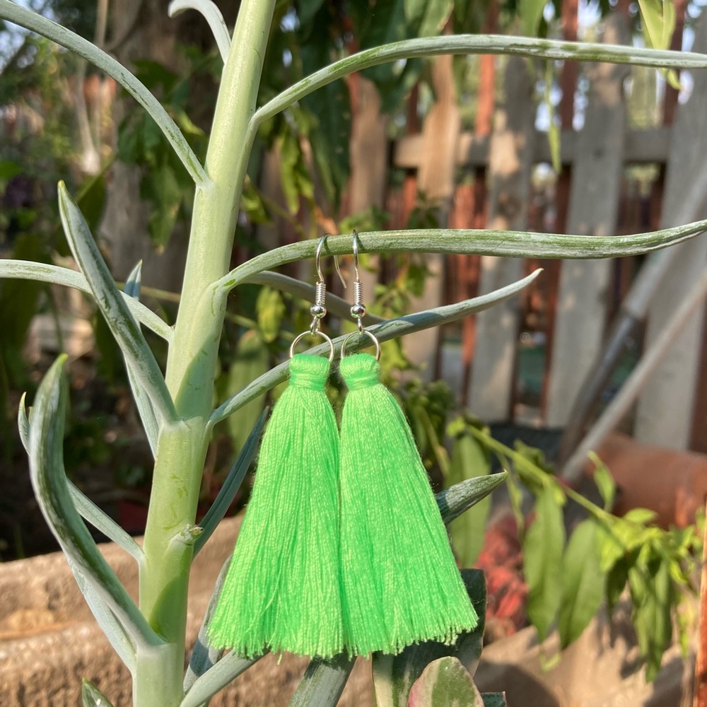 🦋 Handmade Neon Green Tassel Earrings 🦋 - Picture 1 of 8